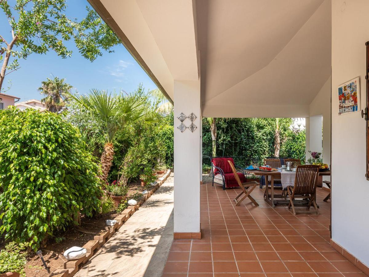 Il Giardino Dell'Arte Bed & Breakfast Capoterra Bagian luar foto